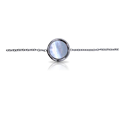 Primo piano del bracciale Medea Peccati di Moda con finitura silver