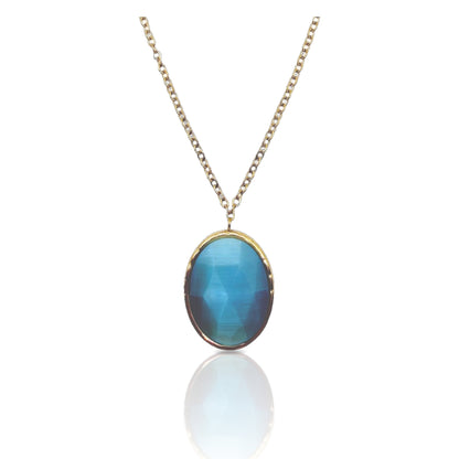 Pietra azzurro polvere sfaccettata dettaglio gioiello elegante